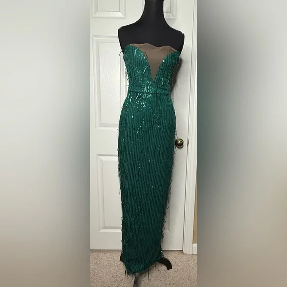 green emerald velvet dress Nookie Bailey Gown- Emerald Green  The Social Wardrobe